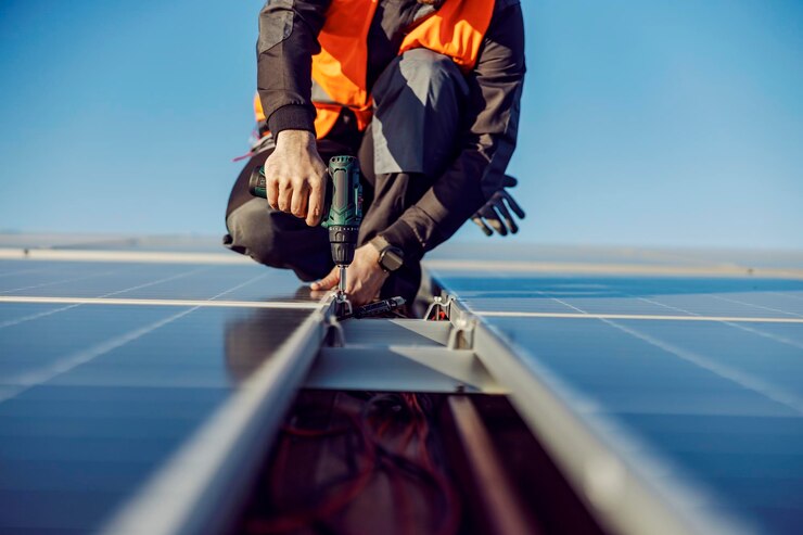 Montajul panourilor pe sol vs acoperiș – avantaje și dezavantaje