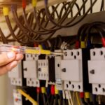 Cum detectăm suprasarcinile în instalațiile electrice