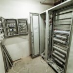Cum alegem tabloul electric potrivit pentru un spațiu industrial
