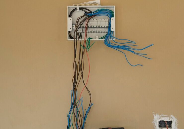 Importanța consultanței specializate la modernizarea instalațiilor electrice