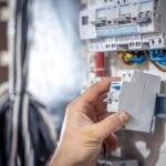 Diferența dintre instalațiile electrice pentru casă și cele industriale